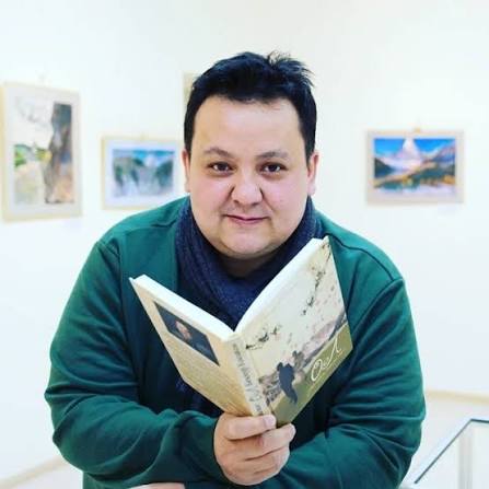 Бекнур Кисиков дал независимую рецензию на современную политическую книгу «Polit media school»